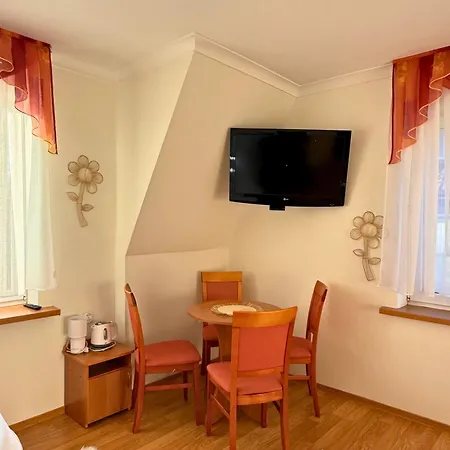 民宿 Kramarzowka - Gospodarstwo Turystyczne Centrum Bukowiny 布库维纳塔然斯卡